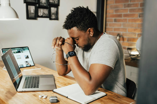 Home-Office Workouts: So bleibst du fit am Schreibtisch